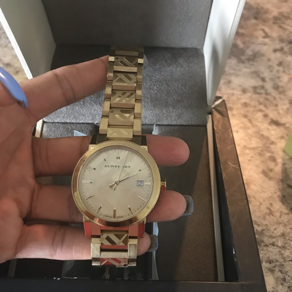 Watch - Picture 2 of 4